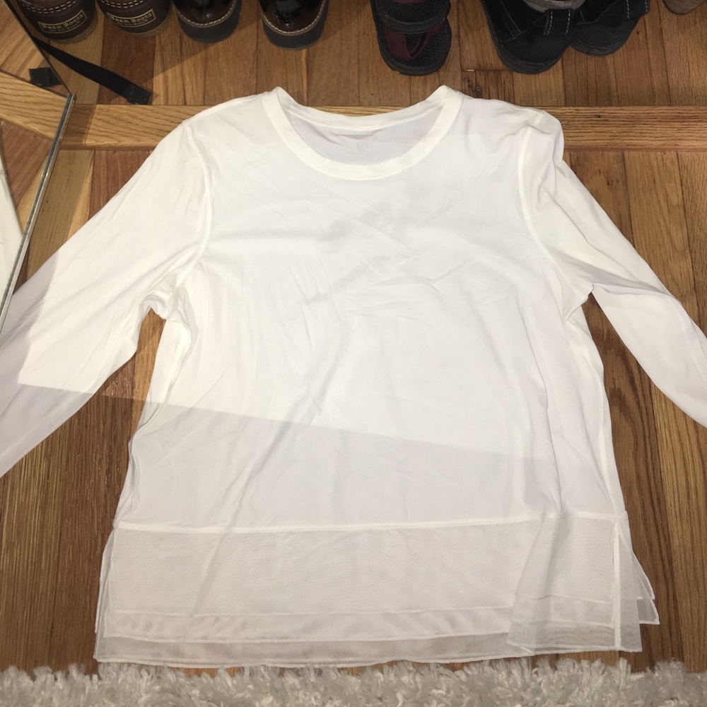 Lululemon Flow Shirt NEW